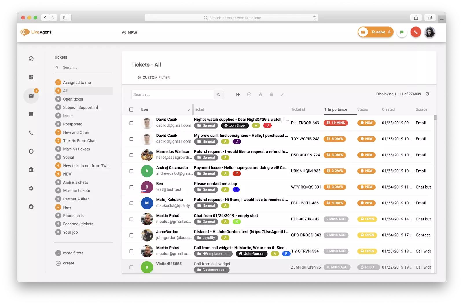 Ενοποιημένη θυρίδα LiveAgent που δείχνει όλα τα εισιτήρια ταξινομημένα και κατηγοριοποιημένα ανά κανάλι με ενδείξεις προτεραιότητας και κατάστασης